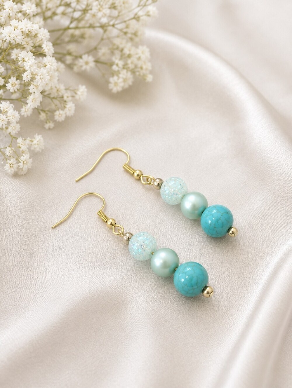 🌸2/$16🌸 Turquoise Acrylic Beaded Dangle Earrings Gold Tone - Handmade